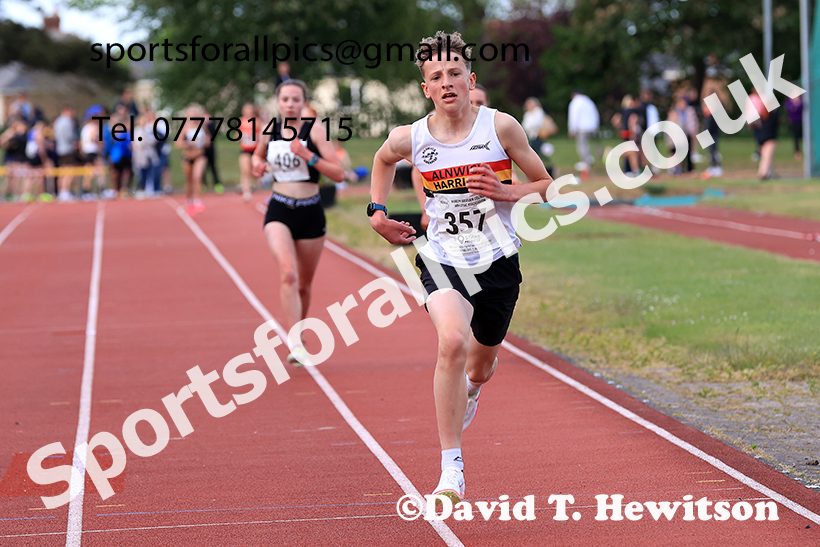 The 3000 metres, 2025 NEGP No 2, Monkton Stadium, Wednesday, May 28th. Photo: David T. Hewitson/Sports for All Pics